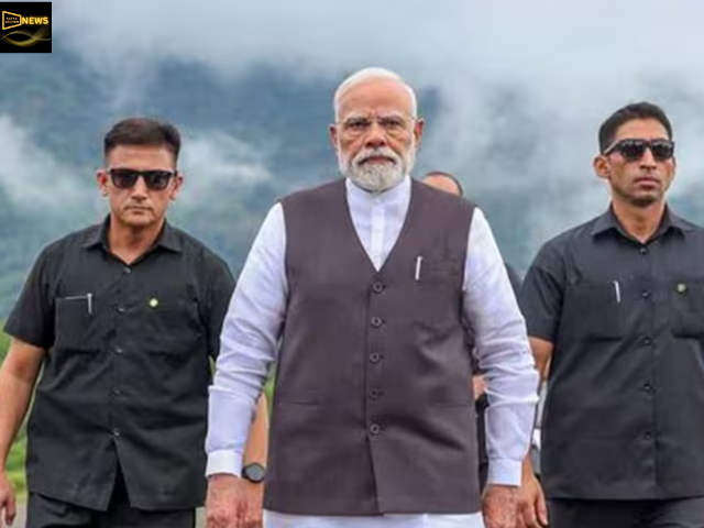 बारिश ने रोकी उड़ान, 65 KM की रोड ट्रिप... फिर भी मणिपुर हिंसा पीड़ितों से मिलने पहुंचे PM मोदी