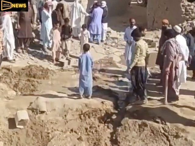 रात के अंधेरे में आसिम मुनीर की सेना ने पाकिस्तानियों पर बम बरसाए, 30 से ज्यादा की मौत; शहबाज शरीफ सनक गए