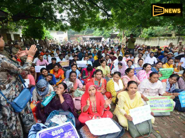 69000 शिक्षक भर्ती पर भड़के अभ्यर्थी, अचानक मंत्री आवास पहुंचकर किया प्रदर्शन